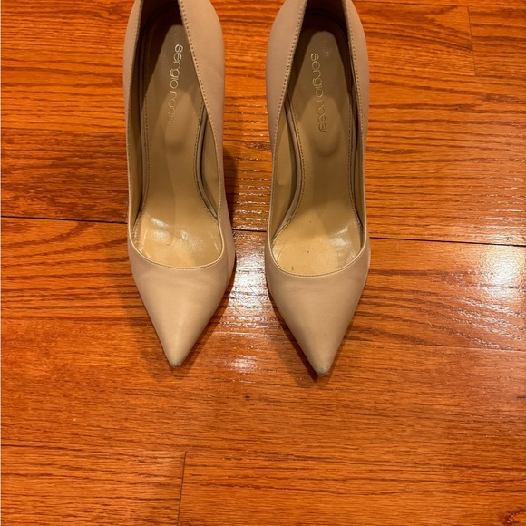 Sergio Rossi Classic Godiva Pump size 7.5. Natural color leather. 4 inch heel - Picture 2 of 7